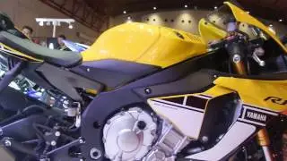 Yamaha R1 Bertandatangan V. Rossi Seharga 610 juta Terjual Di IIMS 2017 (di motoengine.com)