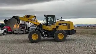 KOMATSU WA320 For Sale