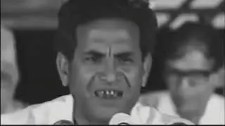 तू पुकारेगा तो ए सहने हरम आएंगे,अब अबाबीलों अंदाज़ में हम आएंगे लेके हम आएंगे। मेराज फैजाबादी #शेर