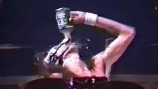 NIKKI SIXX and TOMMY LEE Jack Daniels drink off, Bass Solo + Ten Seconds to Love (THE DIRT)