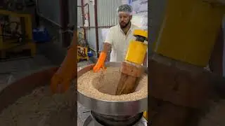 How Groundnuts Oil Is Made ? Wood Press Oli
