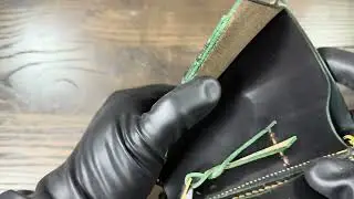 ホーウィン社シェルコードバン使用のLFミドルウォレットCK-261LFになります。ありがとうございました。