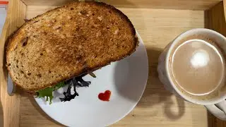 Easy egg spinach sandwich 🥪 #healthyfood #pakistan #punjabi #egg #food #canadianstyle #viral #music 