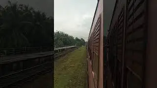 kalaniya railway station and Class S11 Diesel Electrical multiple unit old train travel
