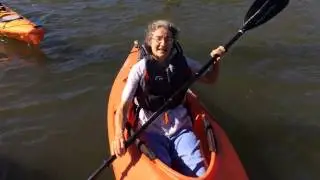 Greenpeace Protest: Kayaktivist talks from spot on river