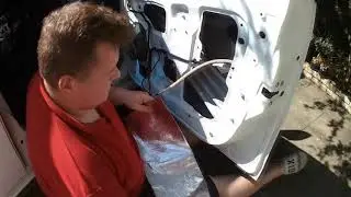 Desmontagem das portas dianteiras e troca alto-falantes FIAT BRAVO.