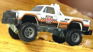 Hot Wheels '80 Dodge Macho Power Wagon - Car Culture: Desert Rally (2019) 2/5