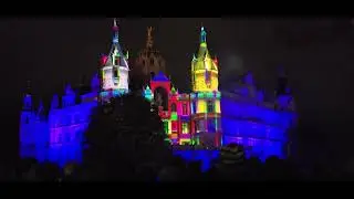 Tag der Deutschen Einheit  3.10.2024 Lichtshow Schweriner Schloss : Zeitreise