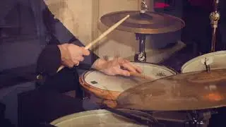 Jam Session. Barpiano und Schlagzeug. Reinhard Wallner trifft Daniel Romstorfer.