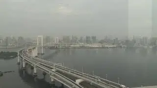 レインボーブリッジと東京タワー　首都高台場線と東京港を行き交う船のライブカメラ　お台場　港区　東京　日本
