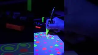 Știai că poți crea magie &icirc;n &icirc;ntuneric cu markerele POSCA fluorescente?