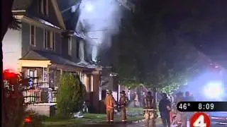 Huge fire destroys vacant building