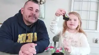 Maddie unboxes STITCH Doorables