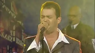 Alex Bueno (SIN TI NO SOY NADA) en El Bonche De La Noche.