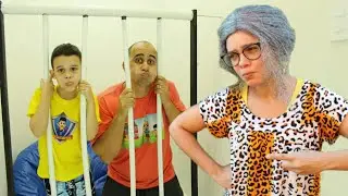 VOVÓ TEREZINHA BRINCA DE SER BABÁ DO LUCAS