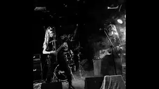 Andracca - The Skies are Ablaze Live at the yorkshire taps