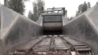 2001 Peterson Pacific 2400 Horizontal Grinder