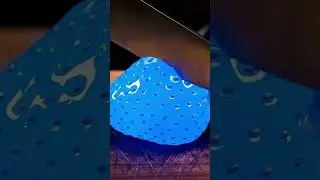 Glow-in-the-dark jelly fruit cutting ASMR: Satisfying Blue Delight!