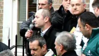 Dublin taxi drivers protest-4