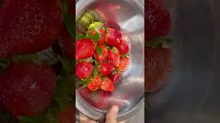 How to clean strawberry | easy way to clean strawberry with salt #shorts