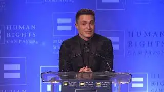 Colton Haynes se emociona hablando de su salida del cl&oacute;set