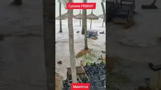 Cyclone FREDDY hits Mauritius class 3 warning ⚠ Be safe Maurice #cyclonefreddy #mauritius #besafe