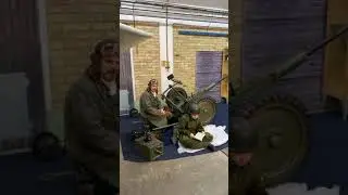 FLYGARN S&Auml;NDER LIVE OM BOFORS AUTOMATKANON