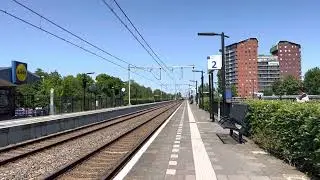 Een lege goederentrein 1828 door Heemskerk😃 met @treineninNederland-q8g  -Menno stoop