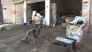 معاناة أهالي مجمع 905 بالرفاع الشرقي ..