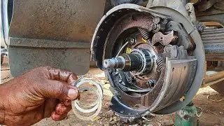 A Genius Mechanic are Adjust Wheel Hub's Bearing & Grease Refill @santoshpattimistry