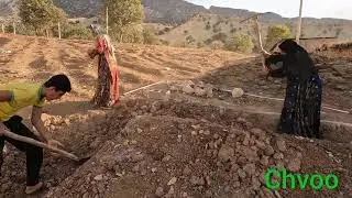 hopes for the futureConstruction of a shelter by a nomadic woman before the coming of cold winter