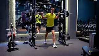 Split Squat &ndash; Smith machine