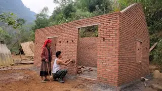 Young CEO Builds a House for an Elderly Woman from Foundation to Roof – A Heartwarming Journey