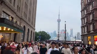 Shanghai Walking the Bund - 中国上海外滩一路向西