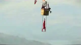 Eskil禅 performs handstand under hot air balloon, no safety line