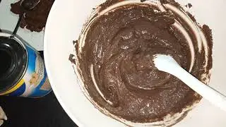 LOCKDOWN CHOCOLATE CAKE BA KAMO? #EasyAs123