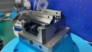 96 hole pitch 125 width self centering vise