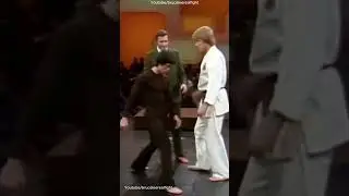 Bruce Lee Outspeeds a Karate Champion
