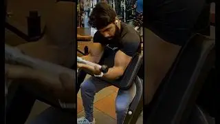 Guess bicep size🤷🏻 #bicepsworkout #gymshorts #biceps #bulking