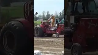 The Canadian Flyers driven by The Legend of Modified Tractors Maurice Cayer #ntpa #tractorpulling