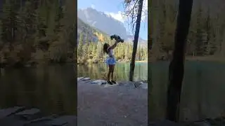 🏔Grassi Lakes is an easy and gorgeous walk. #canmore #banff