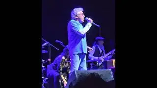 Roger Daltrey Let my love open the door (first song) live at the Palladium 21st April 2025
