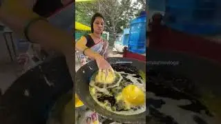 Jyoti Aunty Makes Cheese Vada Pav #streetfood #shorts