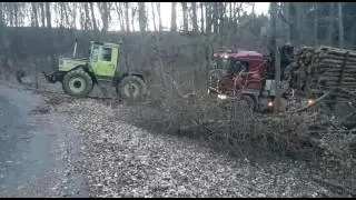 Unfall mit Holzlaster