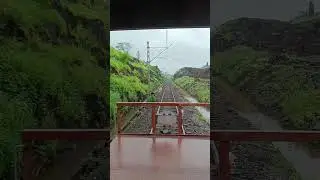 rarest triangle view of train 🚆🚂🚂 feel this song by heart 💜💜#viral #mumbai #train #india #panvel