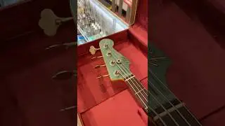 Fender Custom Shop '61 Jazz Bass Heavy Relic 🎸🌲 #FenderBass