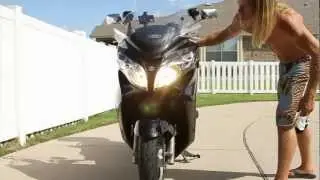 +07 Suzuki Burgman 400 - Kisan Plug-and-Play Headlight Modulator installation | MicBergsma