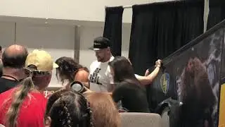 Justice League - Aquaman - Jason Momoa signing autographs at SVCC 2019 on 8/17/2019