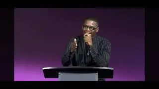 Minister Noah Cunningham preaching at The Powerhouse Chicago “It’s bigger than what you see”