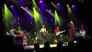 Basia Trzetrzelewska - Time and tide - live